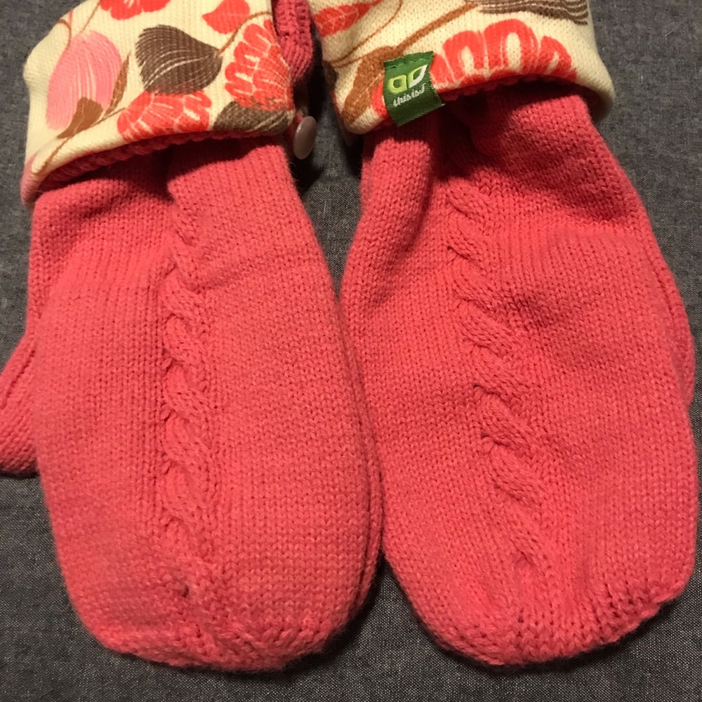 This Is J knit 🧶 mittens, M, NWOT